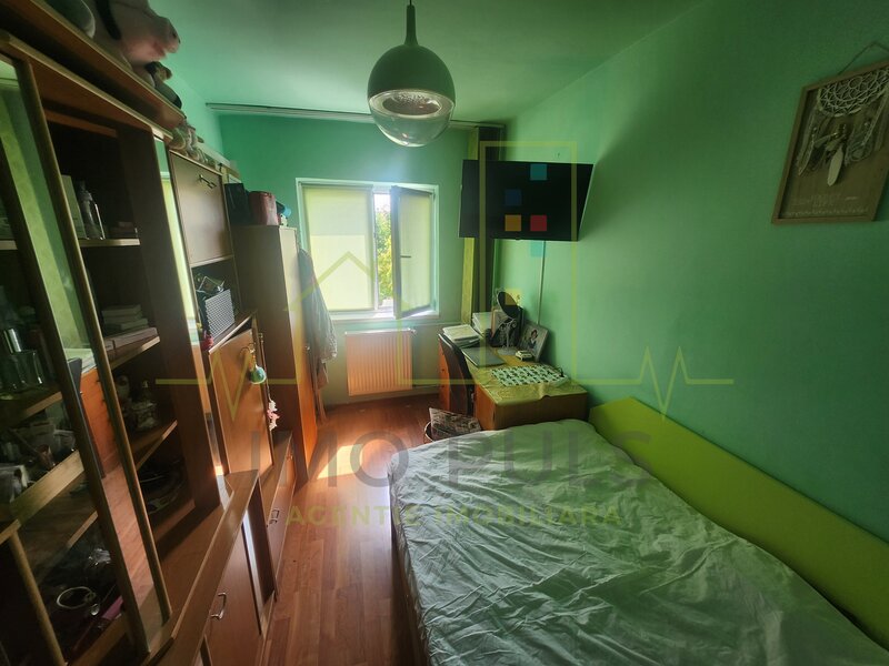 Timisoara Apartament cu 3 camere. Decomandat. Lipovei. Bloc izolat.