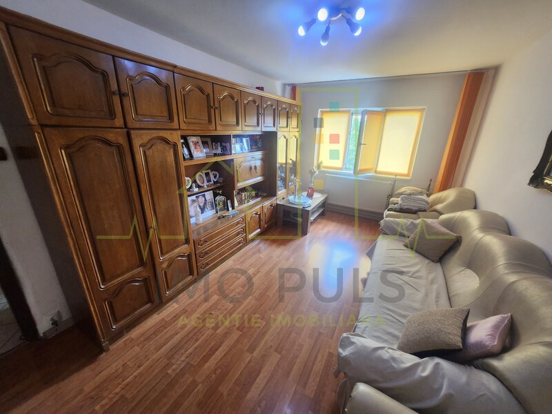 Timisoara Apartament cu 3 camere. Decomandat. Lipovei. Bloc izolat.