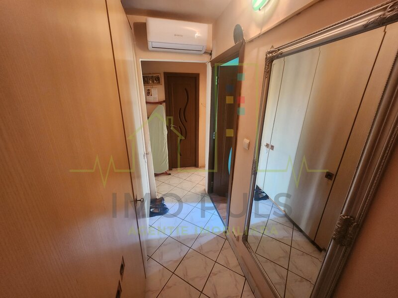 Timisoara Apartament cu 3 camere. Decomandat. Lipovei. Bloc izolat.