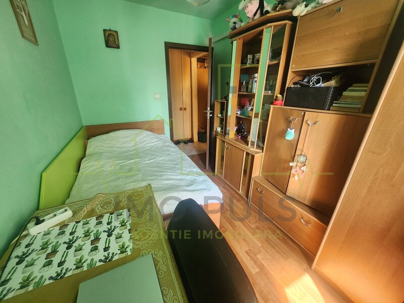 Timisoara Apartament cu 3 camere. Decomandat. Lipovei. Bloc izolat.